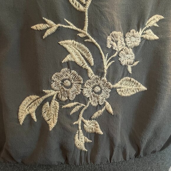 Johnny Was Grey Silk Bomber Jacket with White Floral Embroidery EUC - Picture 8 of 13